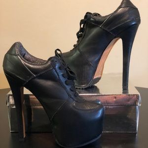 ZIGI girl Soothie BLKFX Tennis Shoe Heels